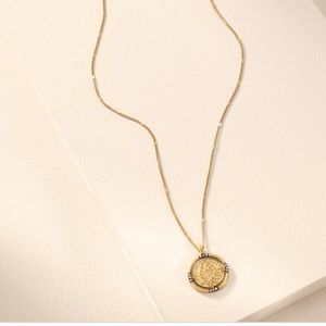 Stella and Dot Julia coin pendant Necklace